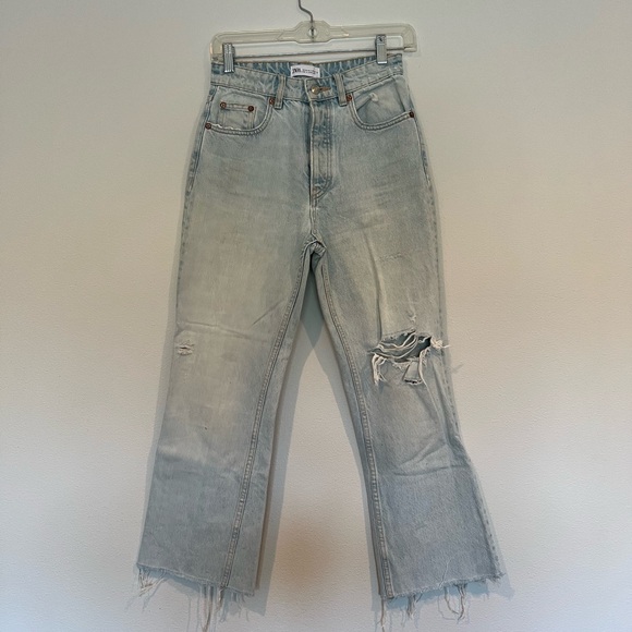 Zara (subtle) flare jeans - Picture 2 of 7